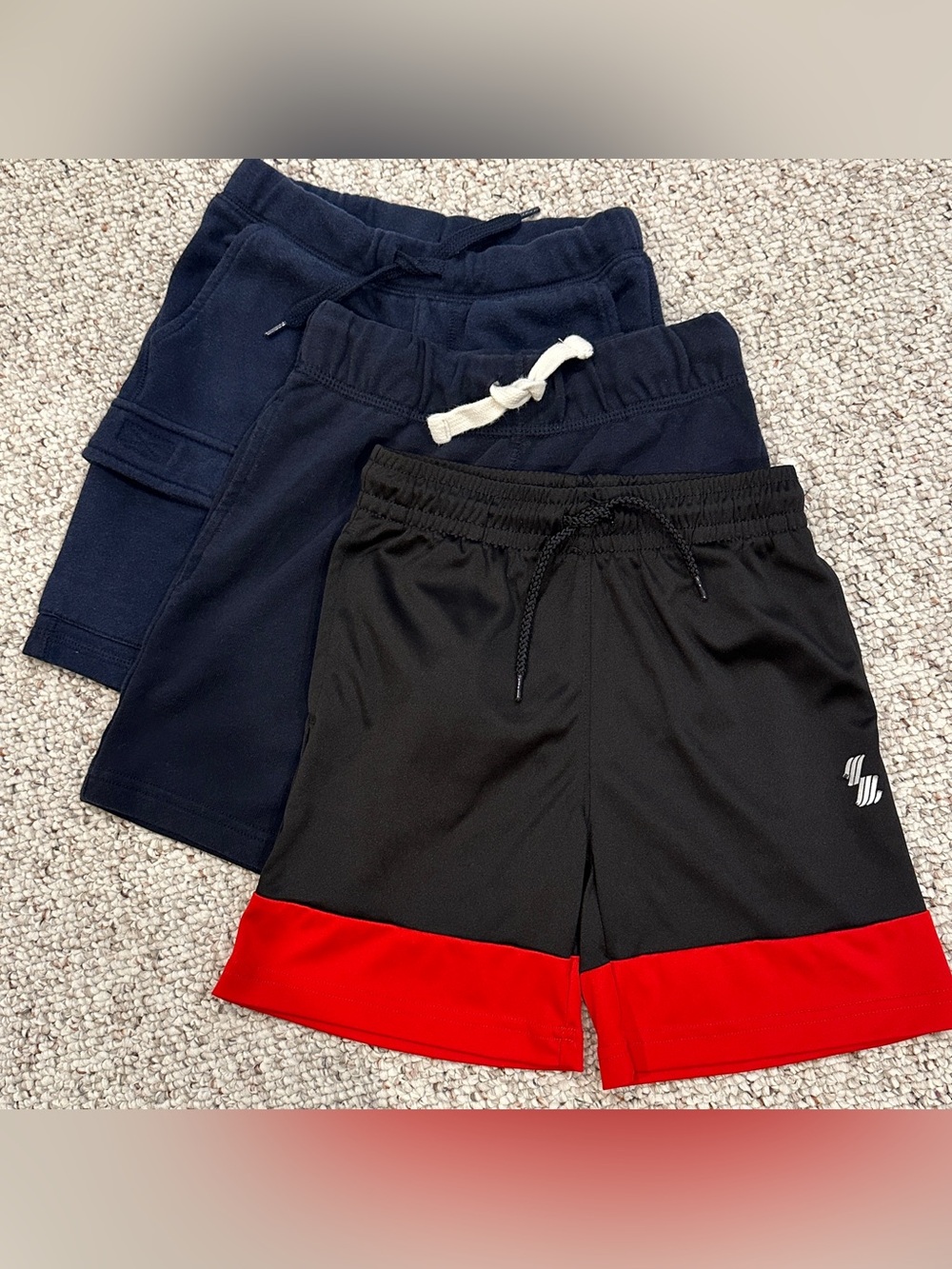 Bundle of 3 pairs boys shorts from Children’s Place & Old Navy. Size S (5/6)